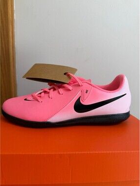 Nike Indoor Soccer Shoes Pink with Black Swoosh 5 Kids Phantom